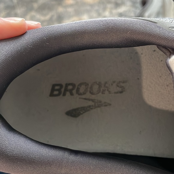 Men’s gray Brooks Revel 7. Worn 2 times. Size 14 great condition - Picture 3 of 8